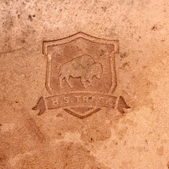 TRASK Tan Leather Sandals Thong Crackle Bronze Studded Cascade Padded Sz 7 - Picture 13 of 16